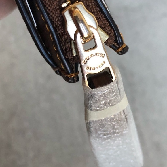 Coach Signature Mini Skinny Key ID Card Case Sand Taupe Gold Coach Logo - Picture 6 of 7